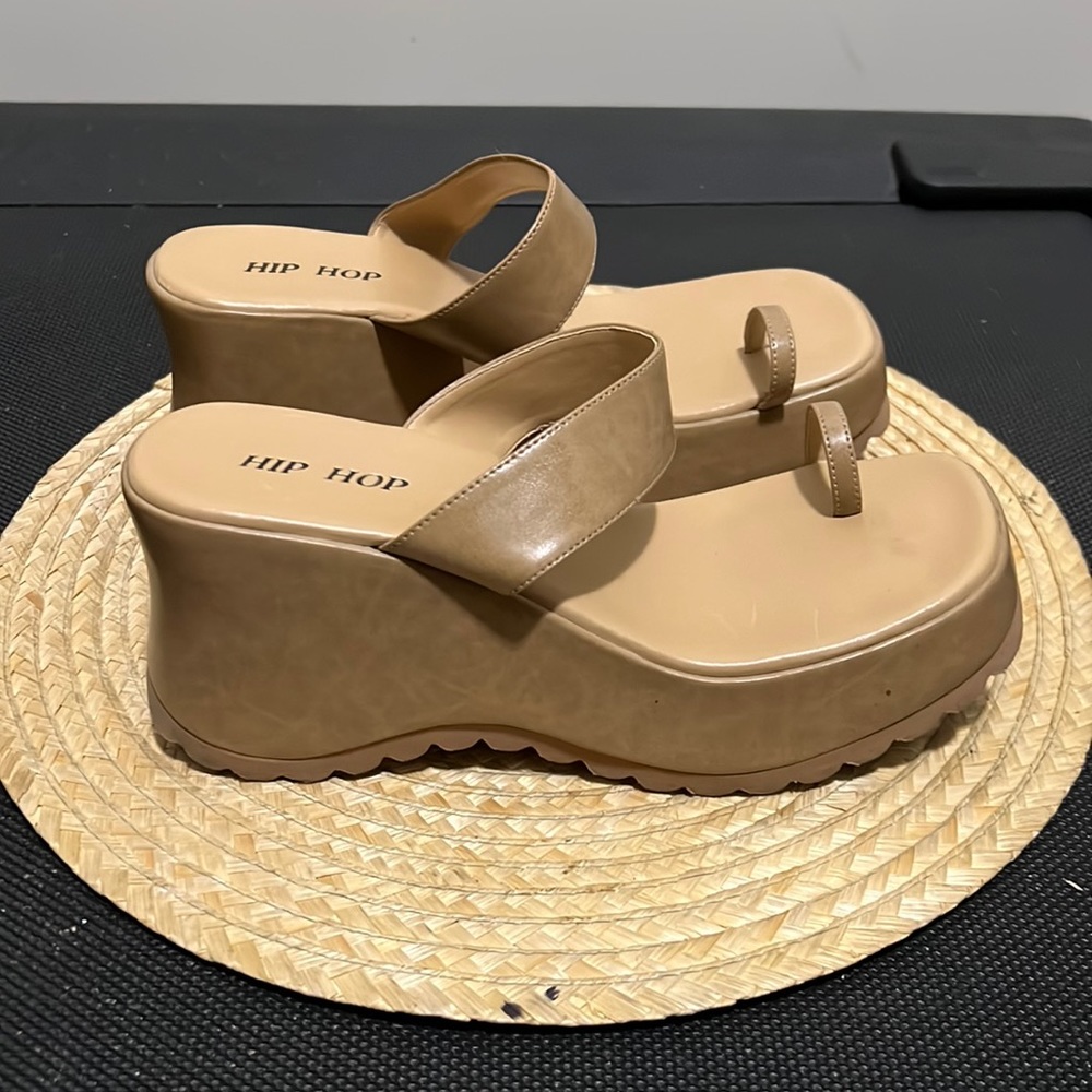 Hip Hop Minimalist Thong Platform Sandals Size 8
